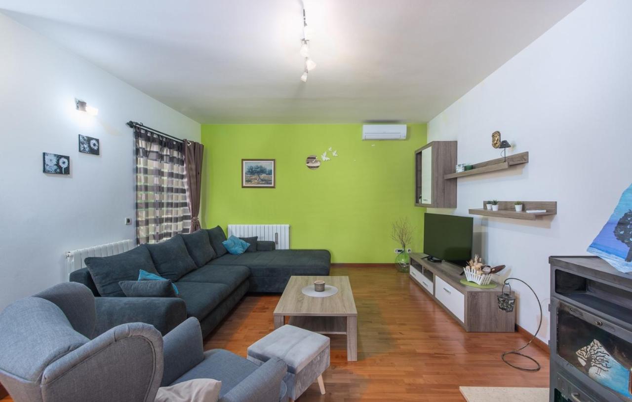 Holiday House Vita Tinjan Bilik gambar